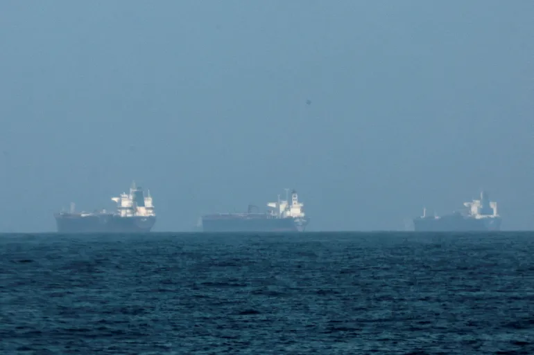 Kapal tanker terlihat di lepas pantai Fujairah. (Foto: Aljazeera)